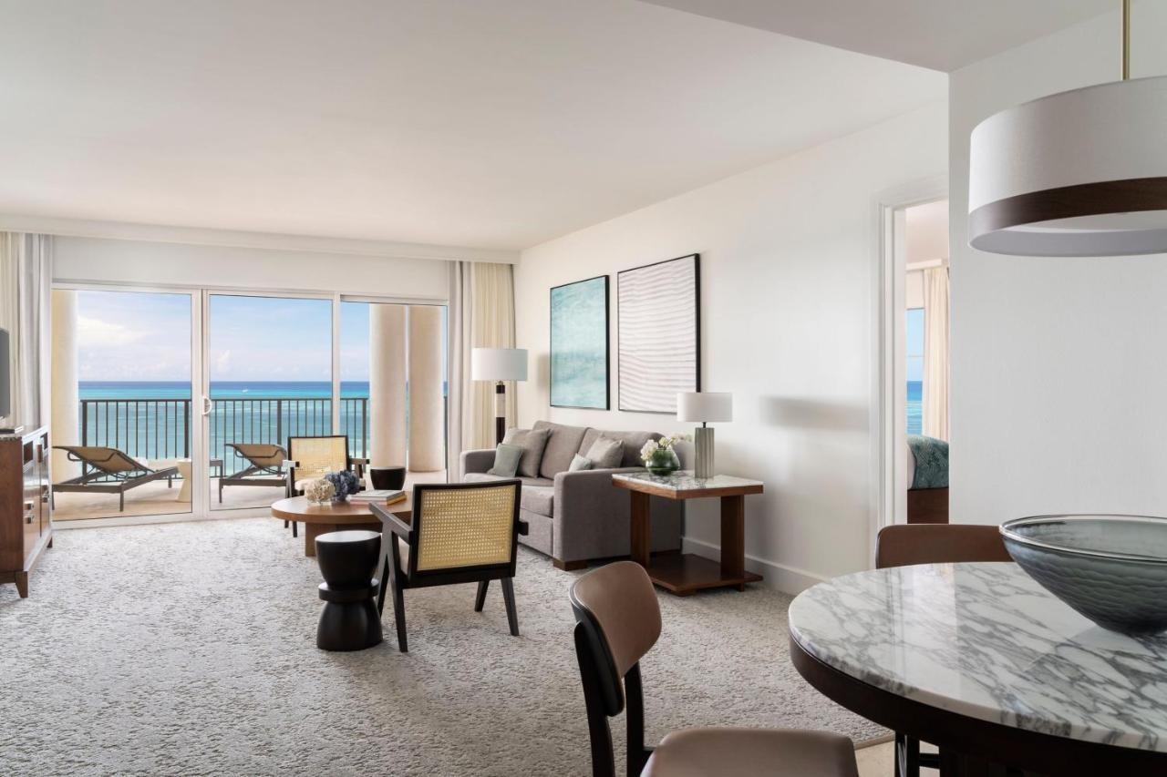 One-Bedroom Executive King Suite with Sofa Bed and Ocean View